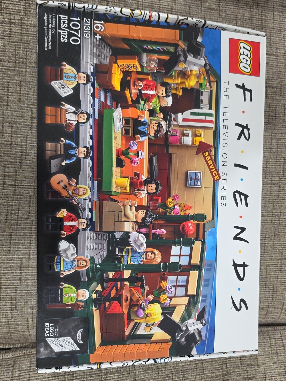 Lego Friends Central Perk Cafe Set - Brown, Green, Tan, Yellow, Red, Black